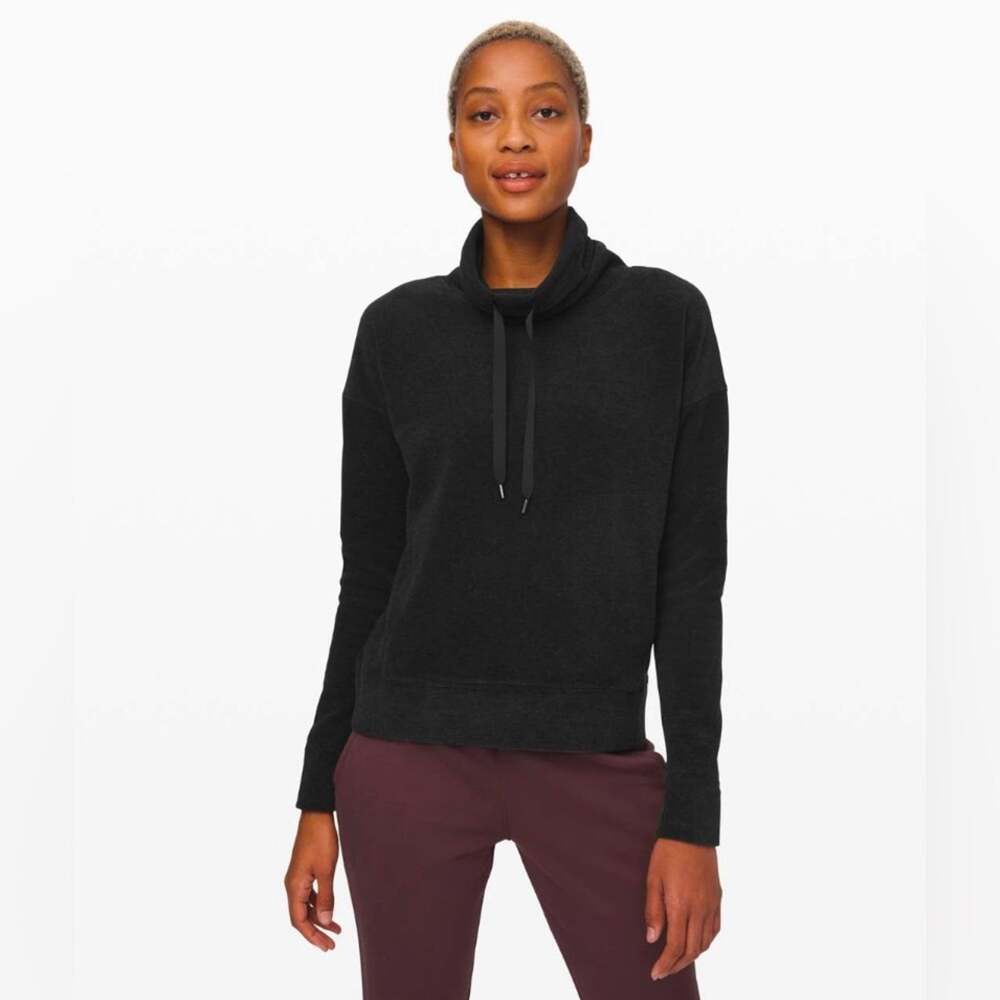 Lululemon Go Forward Pullover in Heathered Core Black Size 8